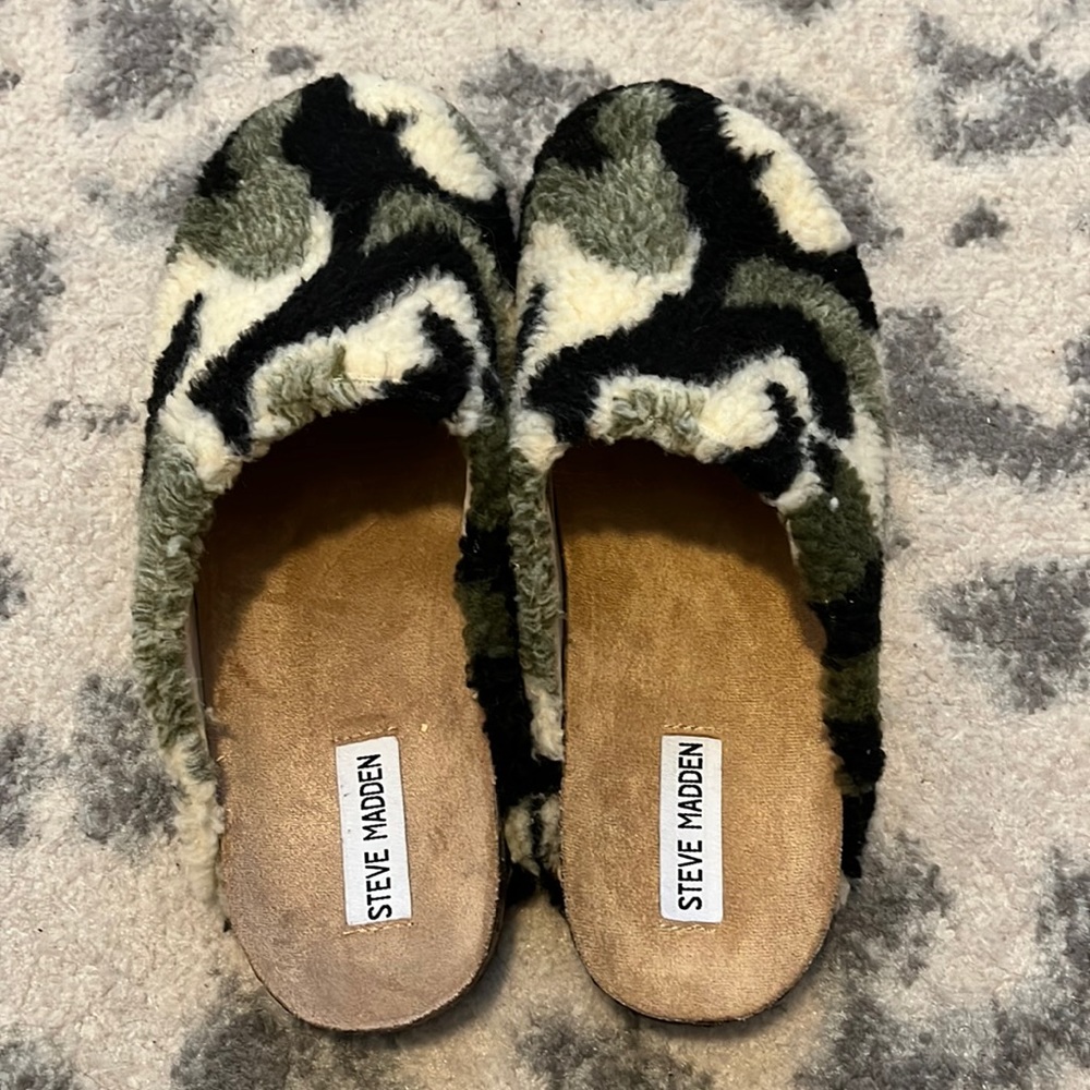 Camo clogs